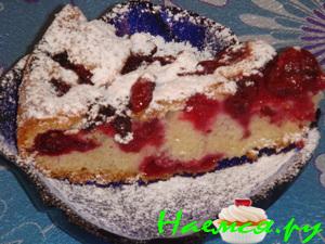 Венский пирог с вишней и миндальными хлопьями Венский пирог с вишней и миндальными хлопьями
