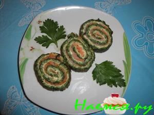 Рулет из шпината с лососем