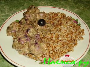 Куриная печенка в ароматном сметанном соусе