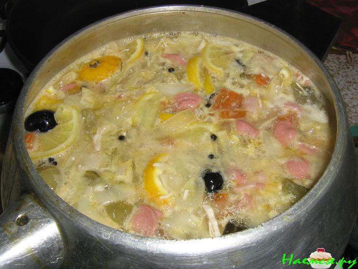 Солянка сборная мясная с экскурсом в историю