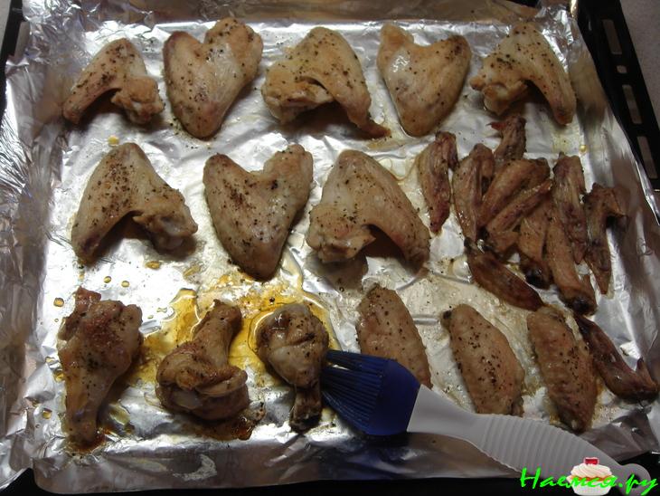 Куриные крылышки в глазури из соевого соуса, меда и рисового уксуса