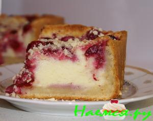Творожный пирог с малиной и белым шоколадом Творожный пирог с малиной и белым шоколадом