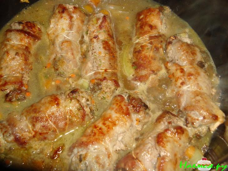 Рулетики из говядины с грибами и фаршем