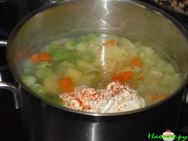 Крем-суп овощной с добавлением сливочного сыра