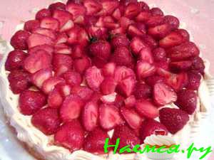 Торт с клубникой со сметанным кремом