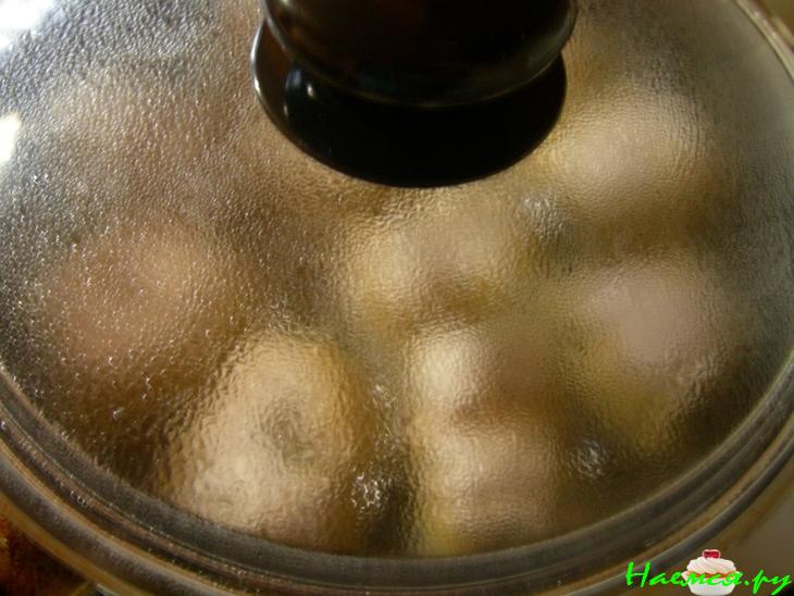 Рулеты из баклажанов с соусом сациви