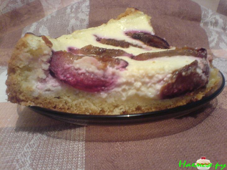 Творожный пирог со сливами