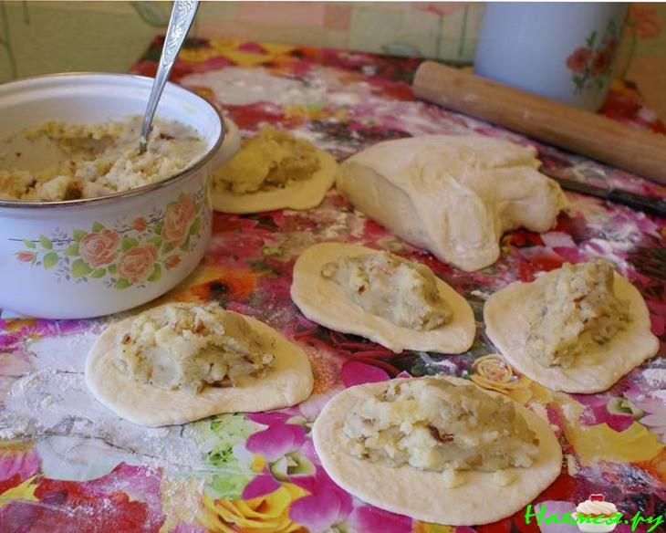 Пирожки с картошкой (дрожжевое тесто)