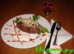 Оленина в брусничном соусе Оленина в брусничном соусе