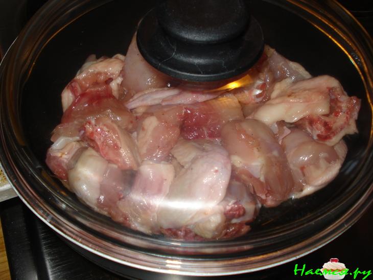 Курица под грибной шапкой