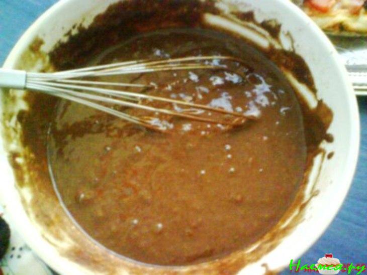 Шоколадное пирожное с желейной прослойкой Шоколадное пирожное с желейной прослойкой