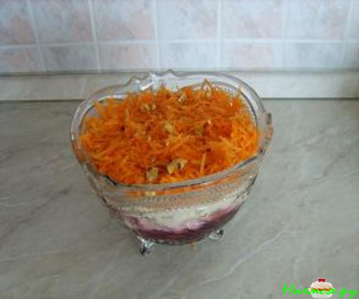 Салат "Любовница" со свеклой и сыром Салат "Любовница" со свеклой и сыром