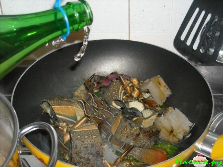 Linguine con aragosta. Омар с пастой в томатном соусе Linguine con aragosta. Омар с пастой в томатном соусе