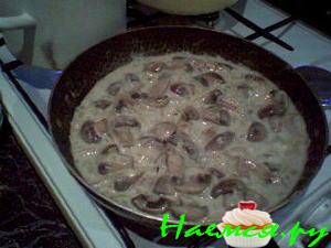 Спагетти с грибочками и сыром