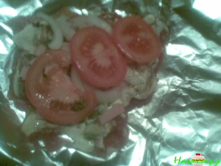 Мясо, запеченное с помидорами и ветчиной Мясо, запеченное с помидорами и ветчиной