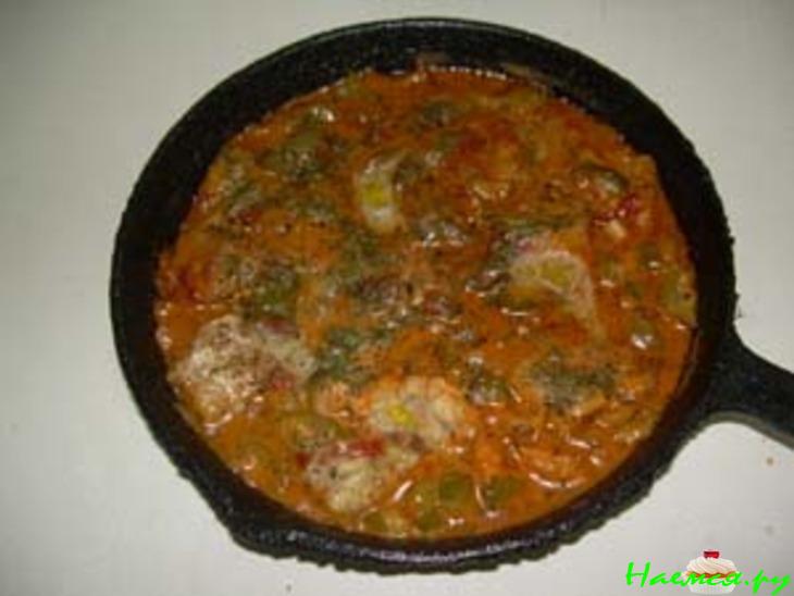 Рыба в соусе с корнишонами