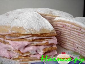 Творожно-клубничный блинный торт