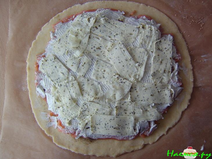 Пирог-рулет с рыбой