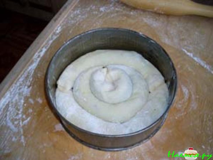 Пирог с маком и изюмом