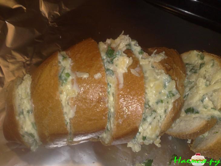 Хлеб с чесночно-сырной начинкой Хлеб с чесночно-сырной начинкой