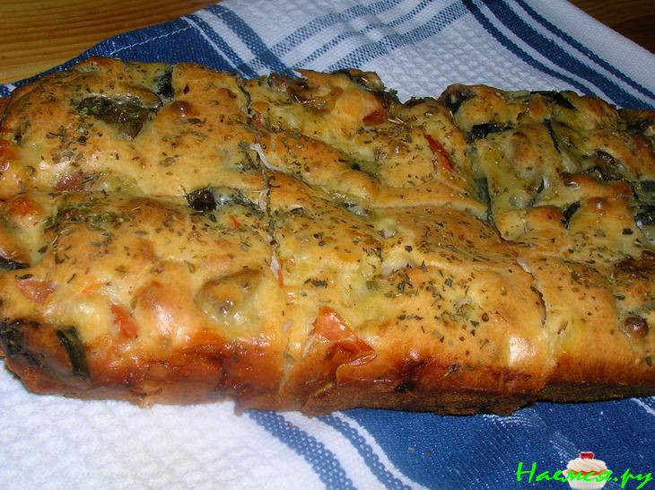 Закусочный кекс с баклажанами и помидорами