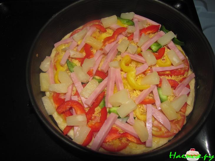 Пицца с ананасом и руколой Пицца с ананасом и руколой