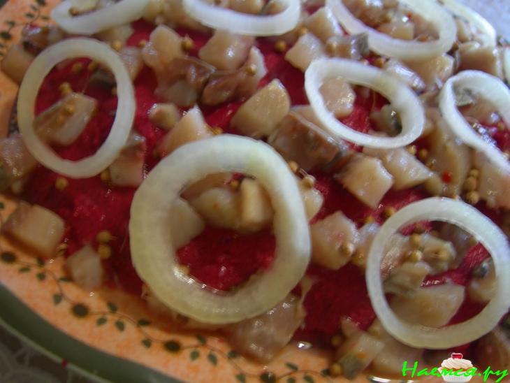 Закуска свекольно-селедочная