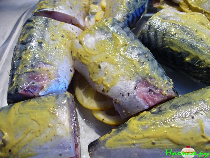 Скумбрия, запеченная с розмарином