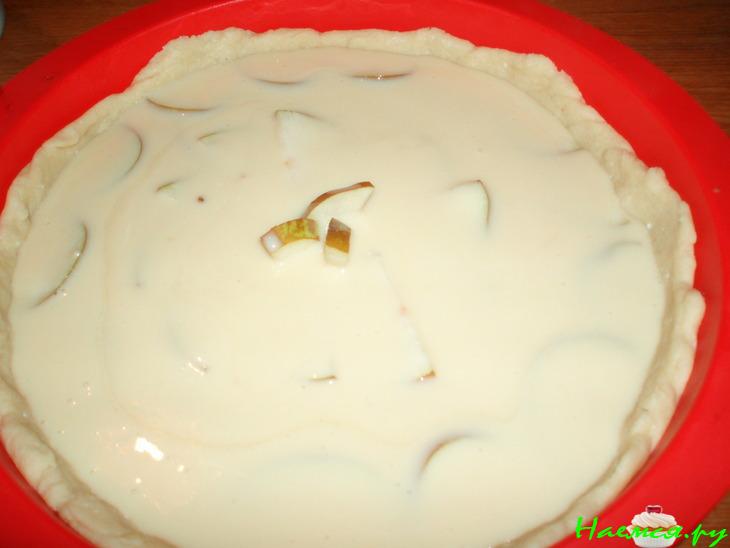 Творожный пирог с яблочно-грушевой начинкой под сметанной заливкой Творожный пирог с яблочно-грушевой начинкой под сметанной заливкой