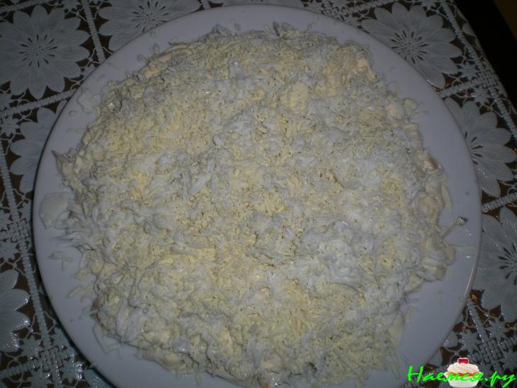 Салат рыбный с яйцом