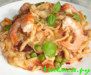 Яичная паста с зеленым горошком и креветками Яичная паста с зеленым горошком и креветками