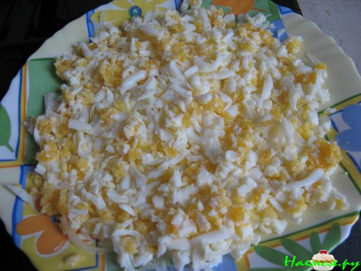 Салат с сыром и яблоком