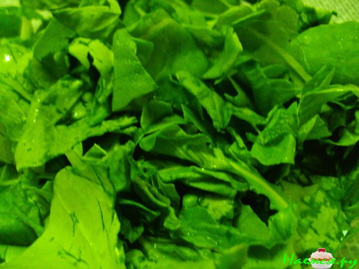 Салат из помидор с руколой