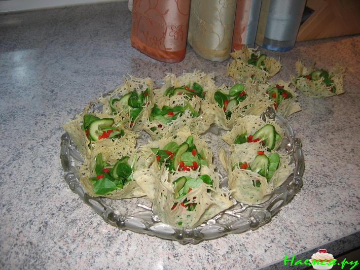 Сырные корзиночки с пармезаном