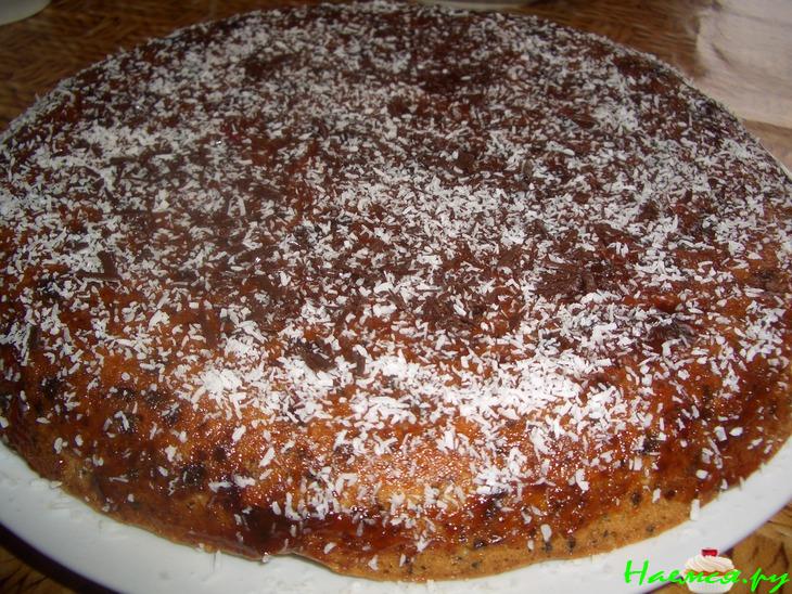 Кофейный пирог с клюквой и шоколадом