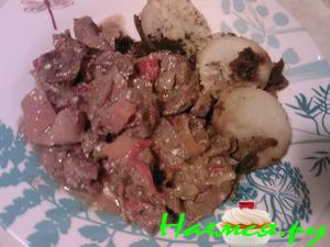 Утилизация зимних заготовок или мясо в горшочке Утилизация зимних заготовок или мясо в горшочке