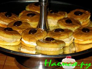 Миндальное печенье с кофейной начинкой