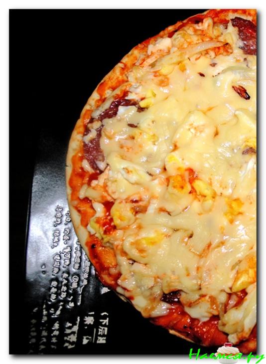 Пицца с ветчиной и яйцом