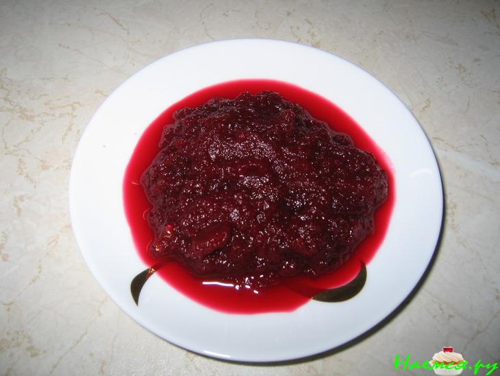 Шоколадные пирожные-жучки из свёклы "Съешь нас" с апельсиновой глазурью