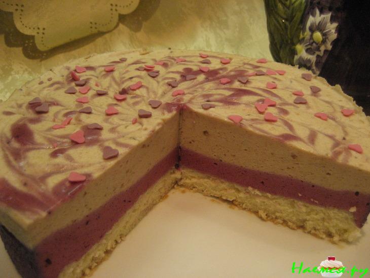 Торт бисквитный со смородиновым и банановым муссом "Наслаждение"