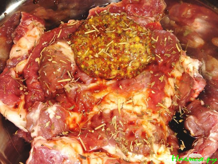 Отбивная под сочной овощной щубкой Отбивная под сочной овощной щубкой