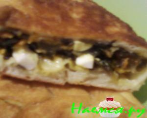 Жареные пирожки с морской капустой