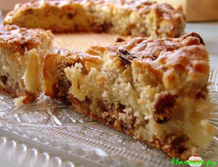 Яблочно-сырный пирог с орехами 