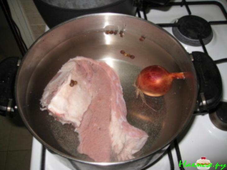 Борщ с фасолью и свекольной ботвой Борщ с фасолью и свекольной ботвой