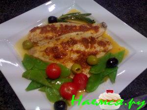 Дорадо в винном соусе