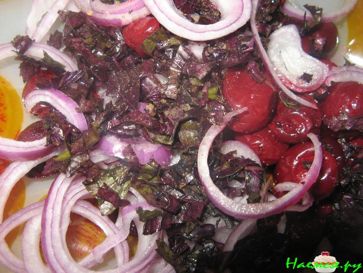 Салат из вишни