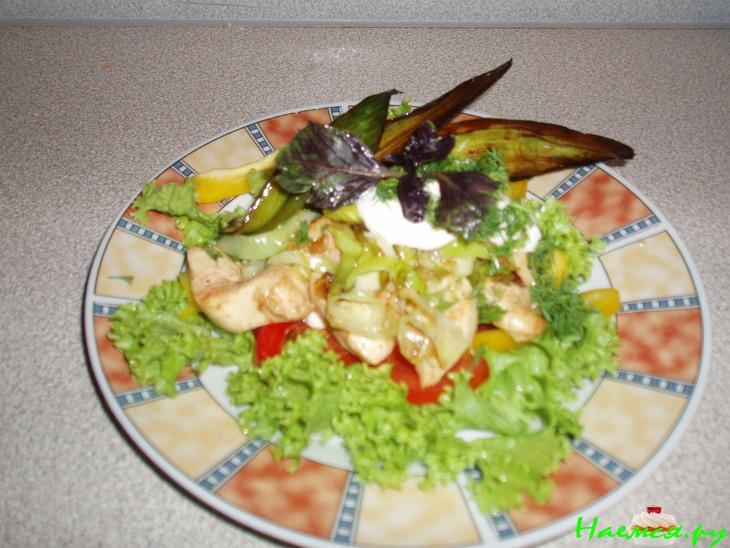 Салат из курицы с творогом