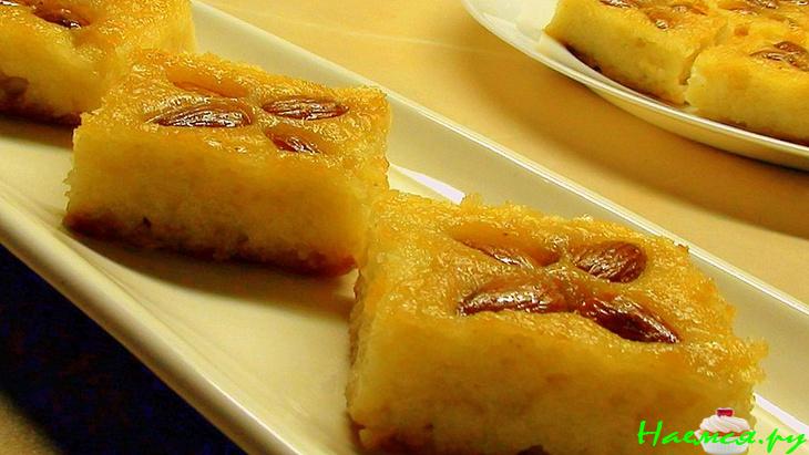 Десерт из манки с миндалём в сахарном сиропе