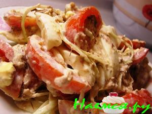 Салат с консервированной рыбой Салат с консервированной рыбой