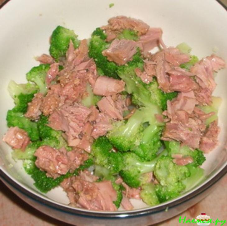 Салат с тунцом и брокколи